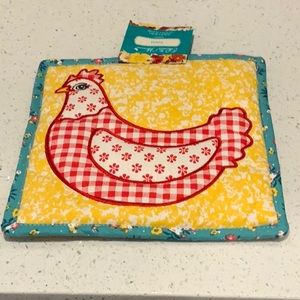 THE PIONEER WOMAN QUILTED TRIVET—CHICKEN—R…